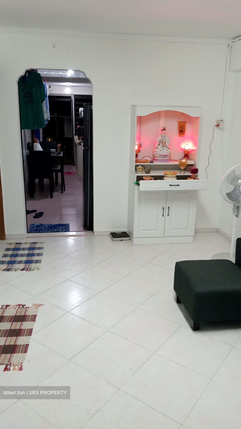 Blk 98 Crescent View (Queenstown), HDB 3 Rooms #503903441